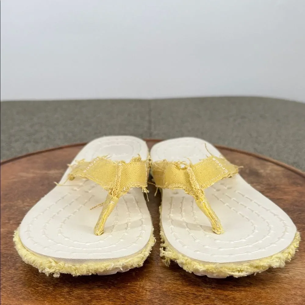 CROCS Sandals Wm 9 Mens 7 Melbourne Flip Flop Mellow Yellow Oyster White Fabric